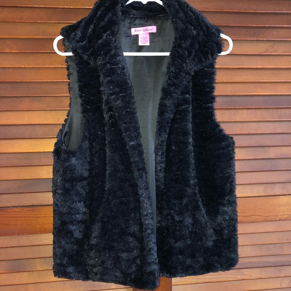 Betsy Johnson faux fur vest